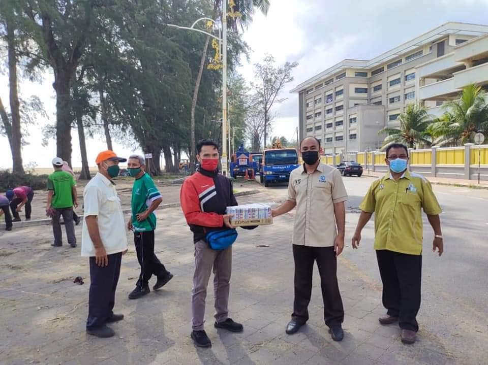 PEMANGKASAN POKOK SECARA BERSEPADU