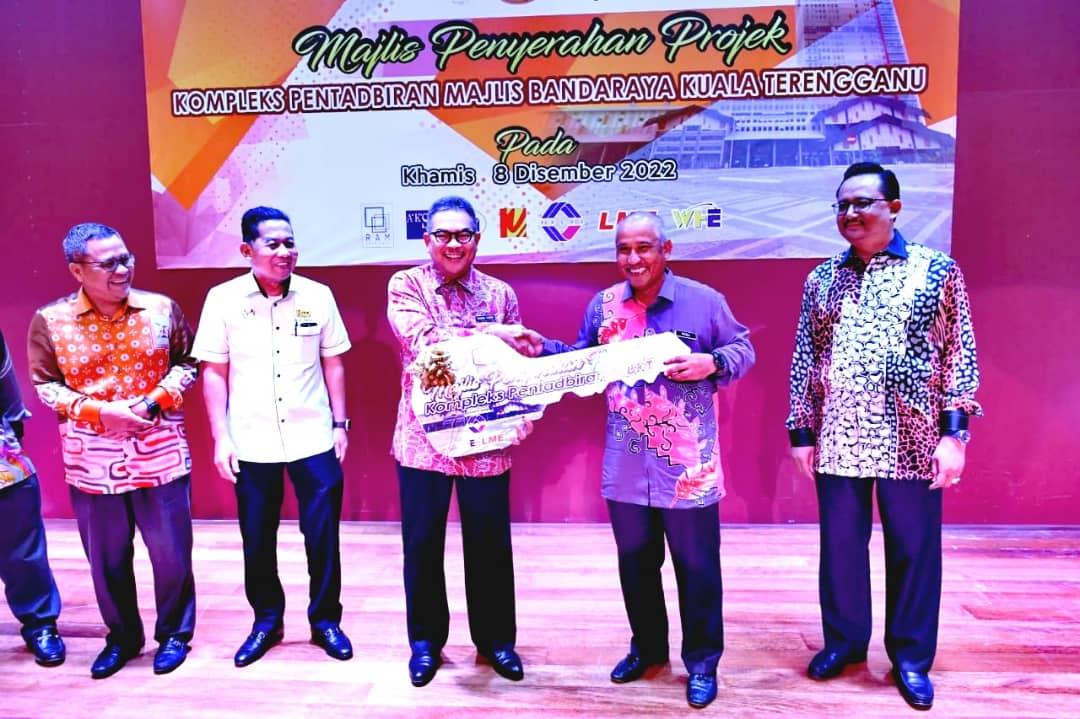 MAJLIS PENYERAHAN PROJEK KOMPLEKS PENTADBIRAN MAJLIS BANDARAYA KUALA TERENGGANU