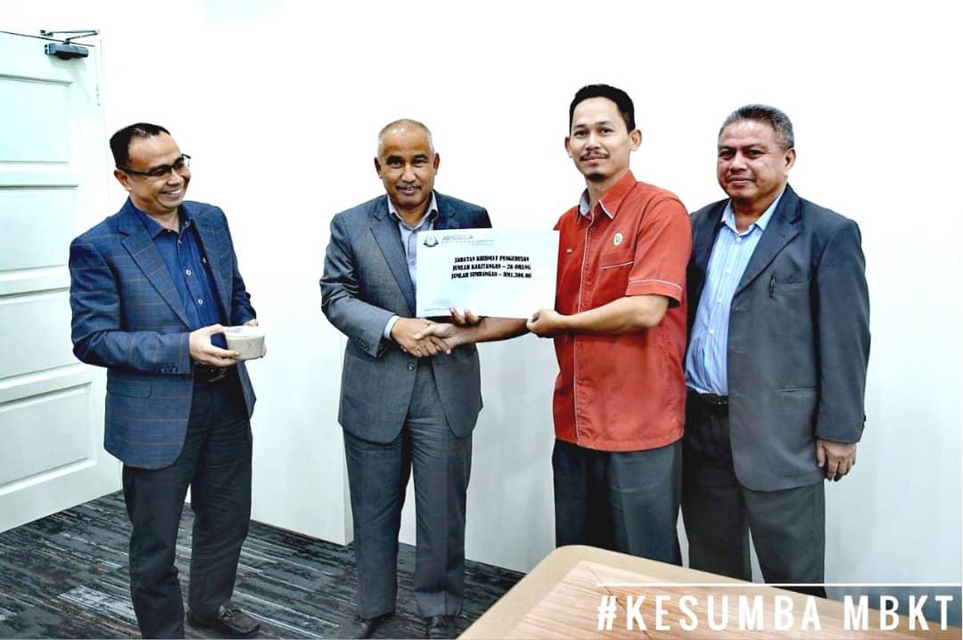 PROGRAM PENYERAHAN SUMBANGAN DUIT RAYA DAN BUBUR LAMBUK KEPADA AHLI-AHLI KELAB SUKAN DAN KEBAJIKAN, MAJLIS BANDARAYA KUALA TERENGGANU (KESUMBA)